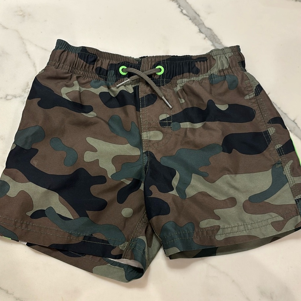 Gently worn boys sundek camp swim trunks size 6 boys with drawstring waist